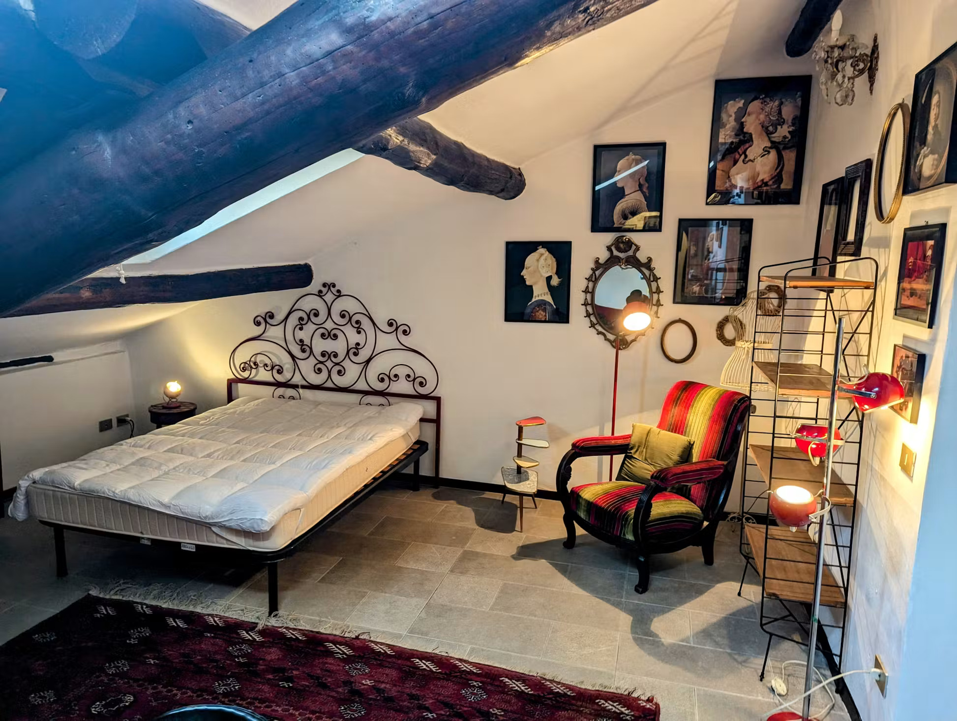 TRANSITI1 - Studio Apartment